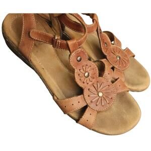 Natural Soul Barroll Leather Flat Wedge Sandal Studded Woven 8W Wide Slingback